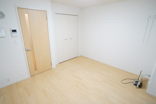 アルドゥル三条奈良Ⅱの居間・リビング