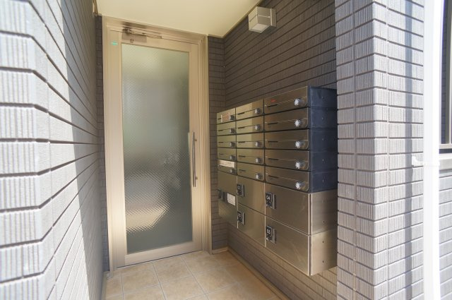 アルドゥル三条奈良Ⅱのエントランス