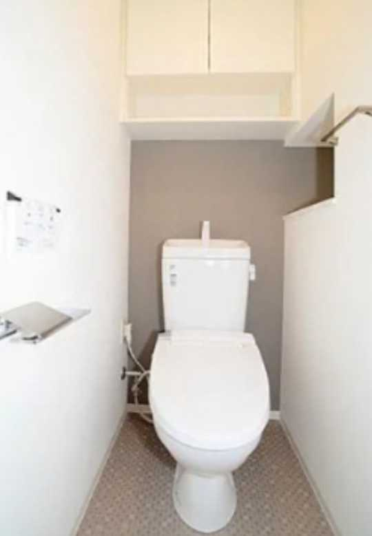 グランドコンシェルジュ三宿アジールコート　ネット無料 ウォークインクローゼット　カードキーのトイレ