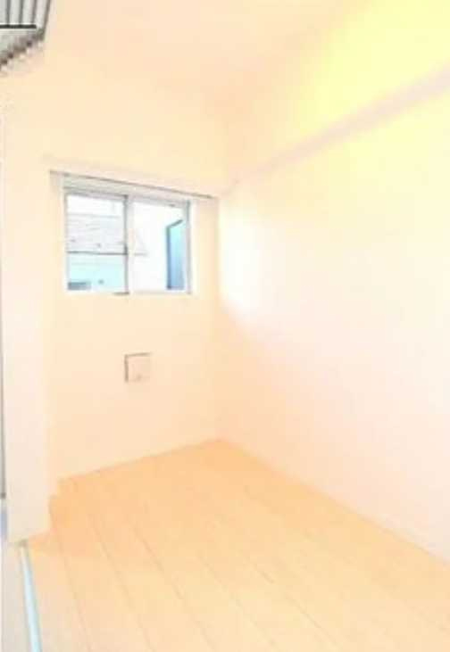 グランドコンシェルジュ三宿アジールコート　ネット無料 ウォークインクローゼット　カードキーの居間・リビング