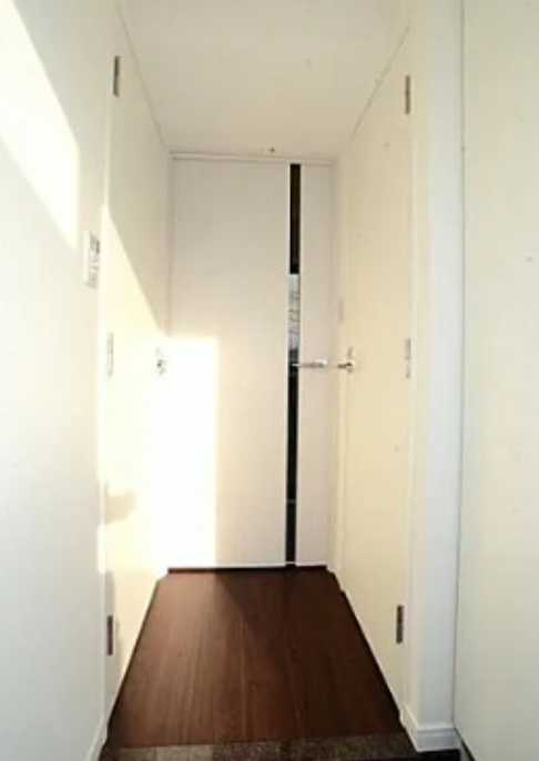 グランドコンシェルジュ三宿アジールコート　ネット無料 ウォークインクローゼット　カードキーの玄関