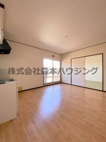 【居間・リビング】 | 　ハイツ昴 | ゆったり過ごせるリビングです