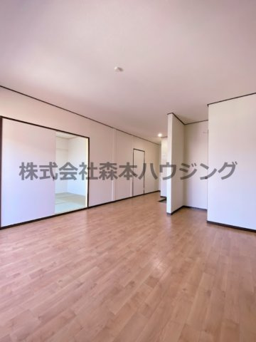 【居間・リビング】 | 　ハイツ昴 | こちらのリビングで趣味の時間をお楽しみください