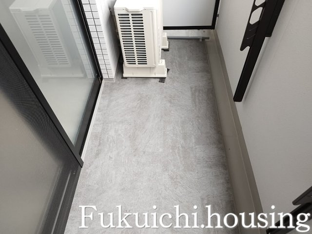 DIPS明大前のバルコニー