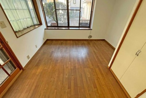 【中古】坂戸市中富町オール電化リフォーム中古住宅の洋室|1F東 8帖洋室です！