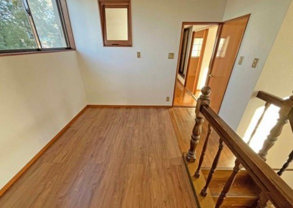 【中古】坂戸市中富町オール電化リフォーム中古住宅の内装|2Fホールです