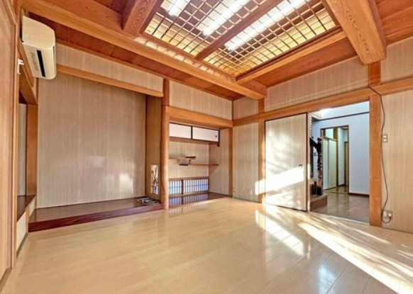 【中古】坂戸市中富町オール電化リフォーム中古住宅の居間・リビング|1F西 8帖リビング