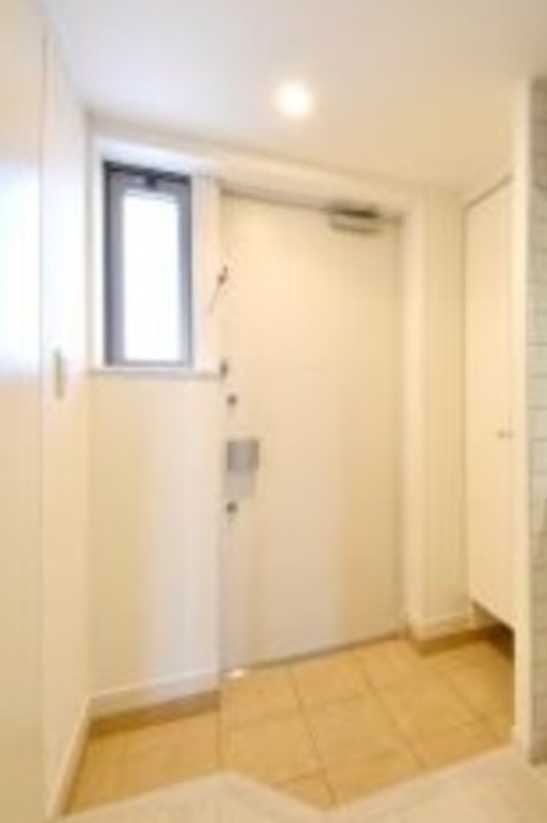 KDXレジデンス三宿　デザイナーズ　バス停徒歩2分　ペット相談可の玄関