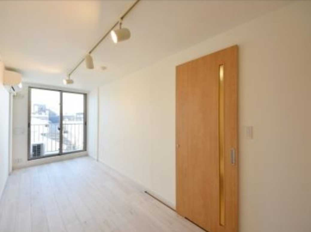 KDXレジデンス三宿　デザイナーズ　バス停徒歩2分　ペット相談可の居間・リビング