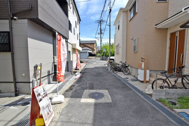 はぴくるタウン尼崎市尾浜町の前面道路含む現地写真|前面道路幅員は西側に約4.0ｍ幅です。
