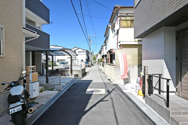 はぴくるタウン尼崎市尾浜町の前面道路含む現地写真|前面道路幅員は西側に約4.0ｍ幅です。