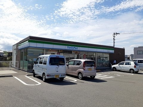 デュエル　ミサキⅢ　Ｂの周辺|ファミリーマート大林町店さんまで400m