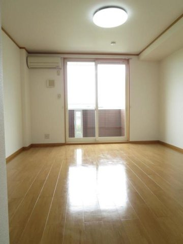 デュエル　ミサキⅢ　Ｂの居間・リビング|おしゃれな居間です