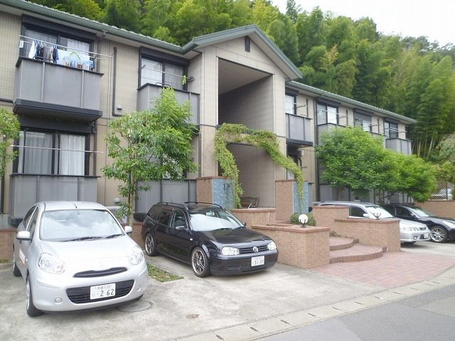 川崎市麻生区五力田のアパート