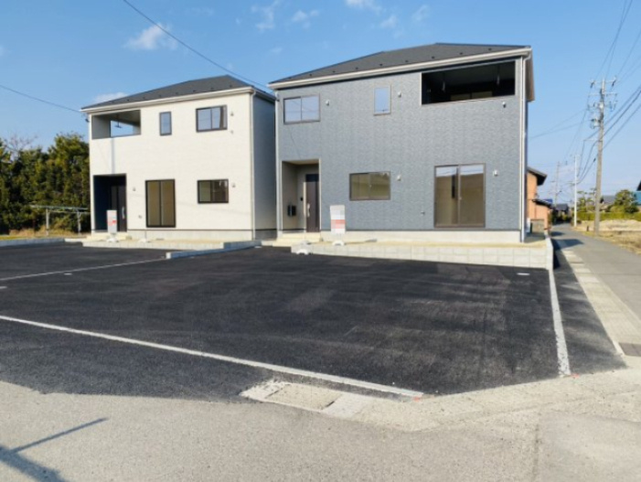 羽島市 上中町長間（江吉良駅） 2階建 ４ＳＬＤＫの駐車場
