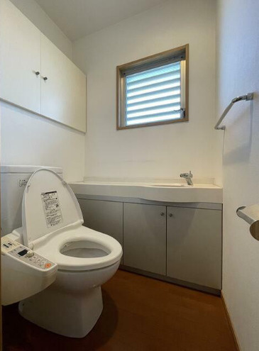 イーストヴァリュー弦巻　最上階　角部屋　駅近　南面リビングのトイレ