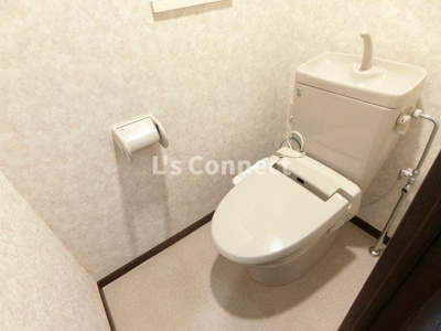 【トイレ】 | ツインプラザ幸 | 温水洗浄便座付きのトイレ。