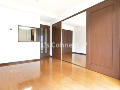 【居間・リビング】 | ツインプラザ幸 | ６．２帖のダイニングスペース。