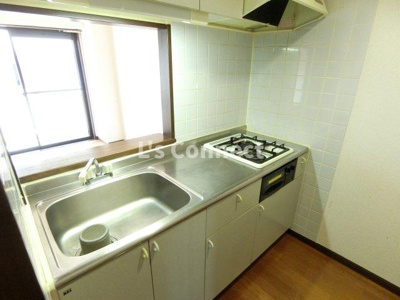 【キッチン】 | ツインプラザ幸 | ２口ガスコンロのシステムキッチン。