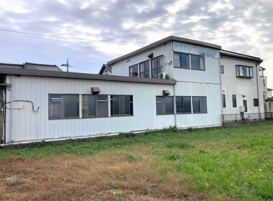 【工場付き住居】坂戸市北大塚中古住宅の外観|100坪以上あり！