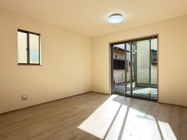 川越市大字砂久保の新築一戸建の居間・リビング|リビングです