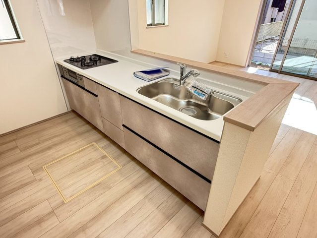 川越市大字砂久保の新築一戸建のキッチン|コンパクトなキッチンで掃除もラクラク