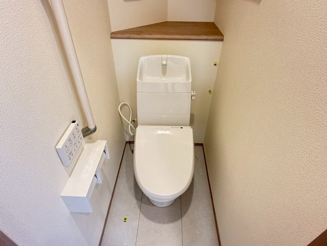 川越市大字砂久保の新築一戸建のトイレ|コンパクトで使いやすいトイレです