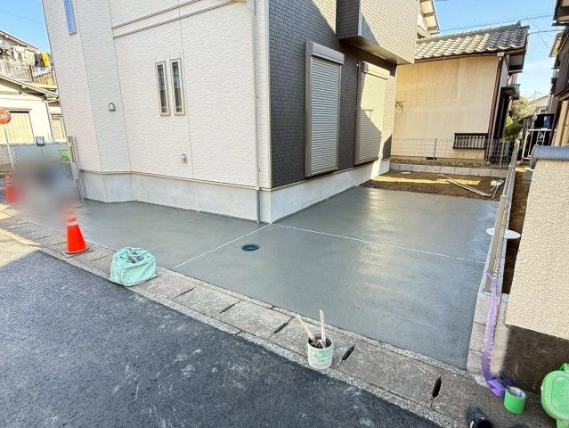 川越市大字砂久保の新築一戸建の駐車場|車をお持ちの方に嬉しい駐車場付きの物件です