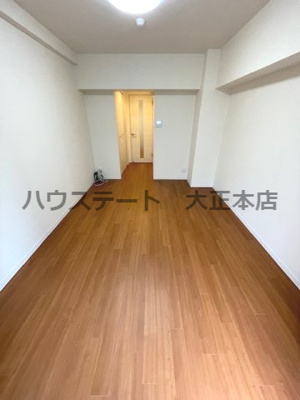 【居間・リビング】 | eightcourt ドーム前 仲介手数料無料