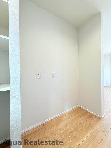 シングルハウス　春日町の内装|明るい室内です