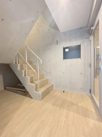 「防音マンション」スカイラシクラス平和台のロビー|落ち着いたロビーです