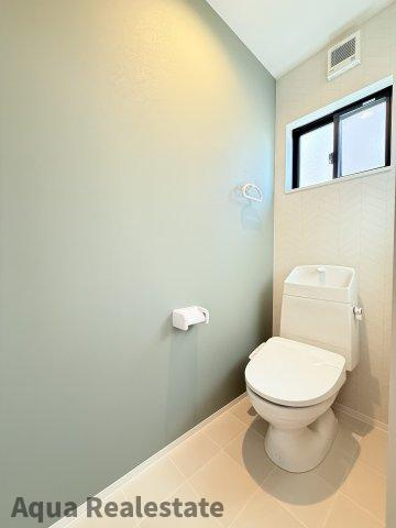 シングルハウス　上福岡町のトイレ|ゆったりとした空間のトイレです※同仕様モデルハウス写真です