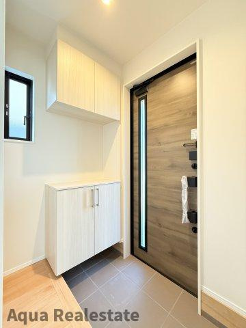 シングルハウス　上福岡町の玄関|落ち着いた玄関です※同仕様モデルハウス写真です