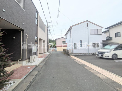 【前面道路含む現地写真】 | 磐田市見付 8期 新築一戸建て | 前面道路です