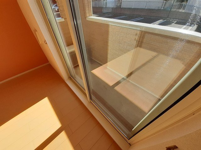 アルファードＤのバルコニー|お洗濯にも便利なバルコニー付き