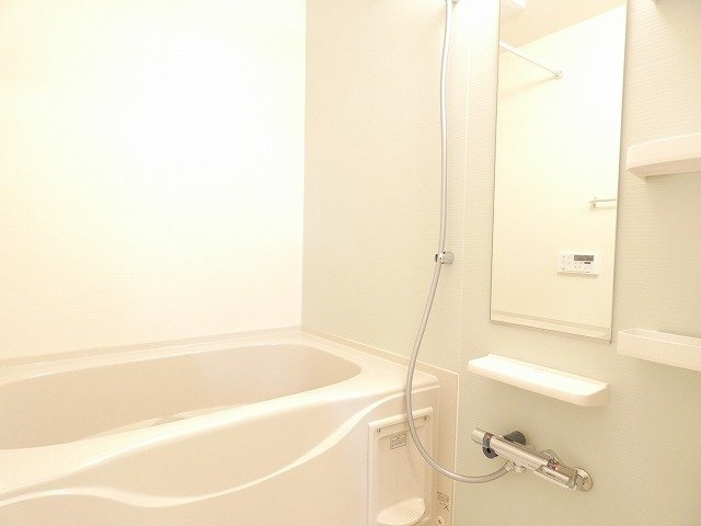 コンフォルターブル鹿嶋Ⅰの浴室|コンパクトで使いやすいお風呂です