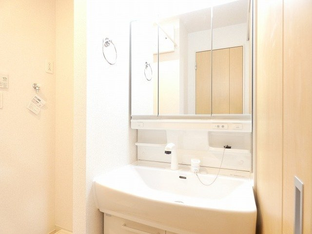 コンフォルターブル鹿嶋Ⅰの洗面所|使いやすい洗面所です