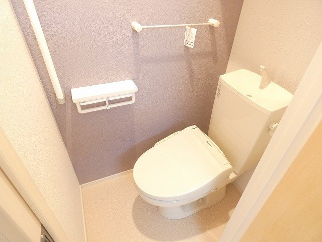 コンフォルターブル鹿嶋Ⅰのトイレ|シンプルで使いやすいトイレです