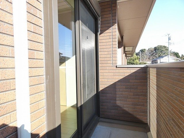 コンフォルターブル鹿嶋Ⅰのバルコニー|バルコニーからの眺めを楽しみながら食事をしませんか