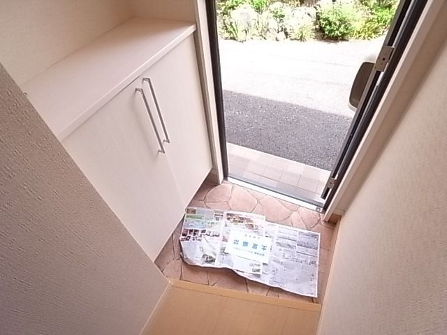 クロシェット津田沼の玄関