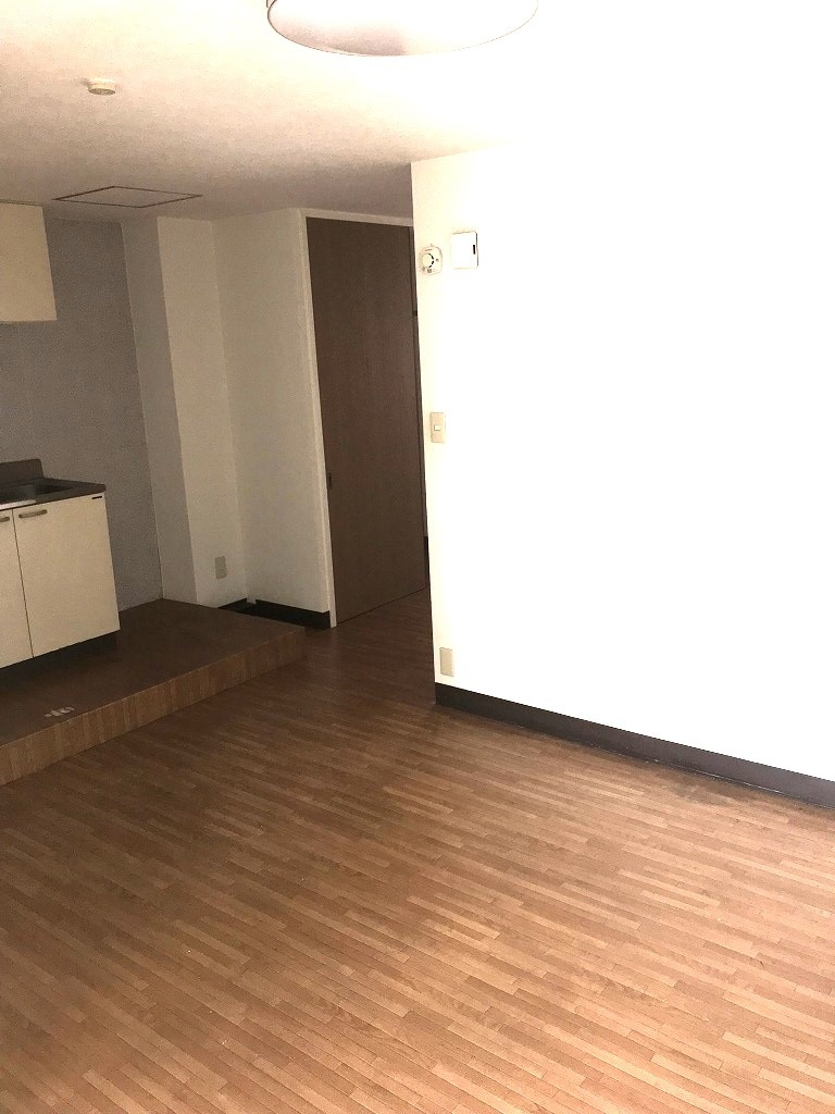 藍工房ビルの寝室