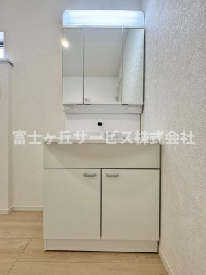 【独立洗面台】 | 静岡市葵区羽鳥2丁目 11期 新築一戸建て 1号棟 | 朝の身支度に便利な独立洗面台です