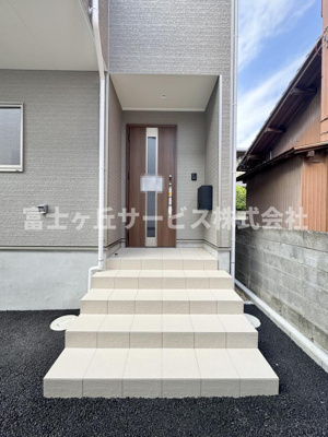 【エントランス】 | 静岡市葵区羽鳥2丁目 11期 新築一戸建て 1号棟 | エントランスです