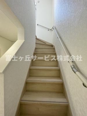【その他】 | 静岡市葵区羽鳥2丁目 11期 新築一戸建て 2号棟 | 階段です