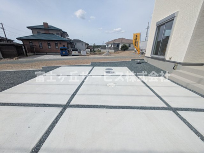 【駐車場】 | 浜松市浜名区宮口 新築一戸建て | ３台駐車可能です