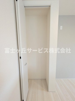 【収納】 | 浜松市中央区花川町 新築一戸建て 2号棟 | キッチン横の収納です