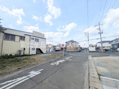【前面道路含む現地写真】 | 浜松市中央区花川町 新築一戸建て 2号棟 | 前面道路です