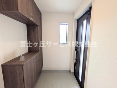 【玄関】 | 浜松市中央区花川町 新築一戸建て 2号棟 | 玄関です