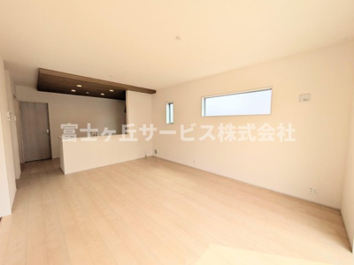【居間・リビング】 | 浜松市中央区花川町 新築一戸建て 3号棟 | リビングダイニングです
