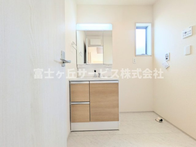 【独立洗面台】 | 浜松市中央区花川町 新築一戸建て 3号棟 | 独立洗面台です